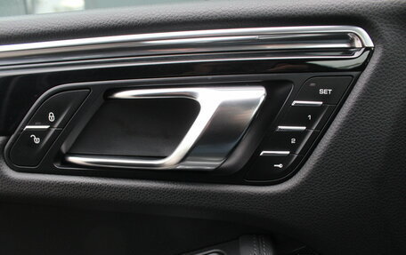 Porsche Macan I рестайлинг, 2015 год, 3 050 000 рублей, 23 фотография
