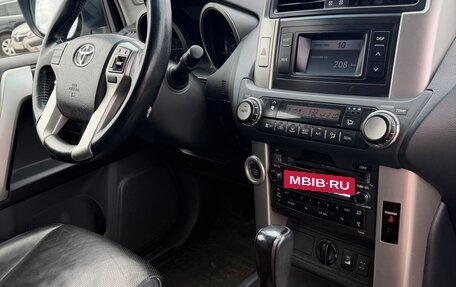 Toyota Land Cruiser Prado 150 рестайлинг 2, 2013 год, 2 800 000 рублей, 6 фотография