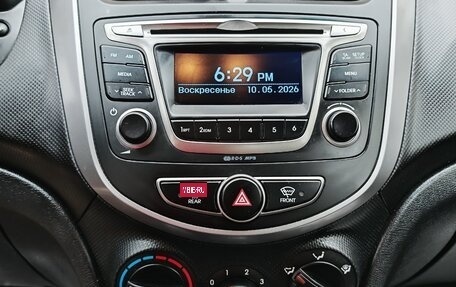 Hyundai Solaris II рестайлинг, 2016 год, 1 000 000 рублей, 9 фотография