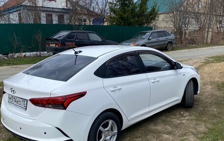 Hyundai Solaris II рестайлинг, 2022 год, 1 550 000 рублей, 5 фотография