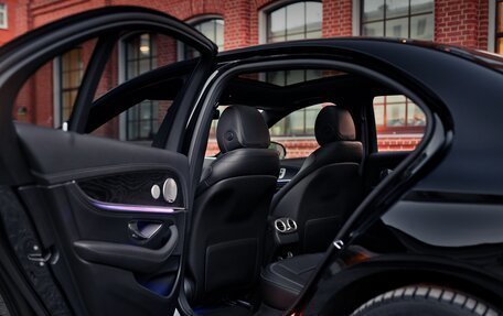 Mercedes-Benz E-Класс, 2018 год, 3 500 000 рублей, 20 фотография