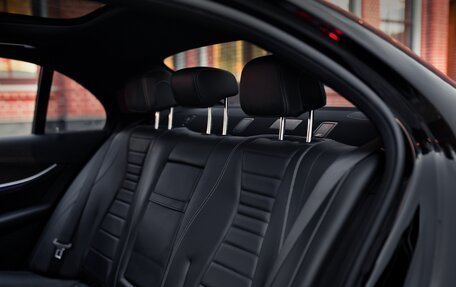 Mercedes-Benz E-Класс, 2018 год, 3 500 000 рублей, 21 фотография