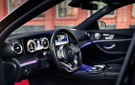 Mercedes-Benz E-Класс, 2018 год, 3 500 000 рублей, 14 фотография