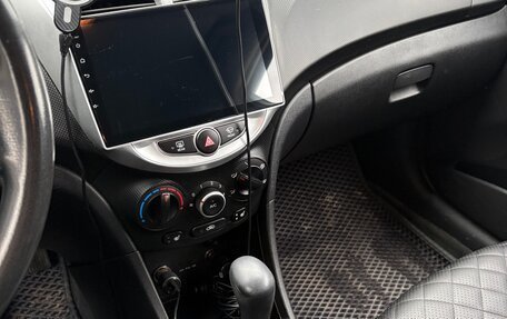 Hyundai Solaris II рестайлинг, 2013 год, 700 000 рублей, 7 фотография