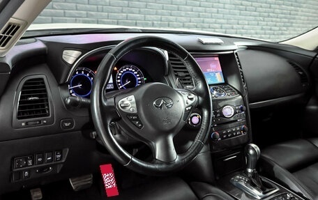 Infiniti QX70, 2014 год, 2 750 000 рублей, 11 фотография