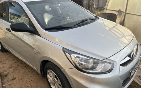 Hyundai Solaris II рестайлинг, 2013 год, 715 000 рублей, 2 фотография