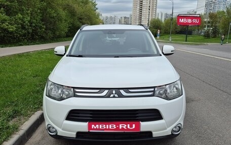 Mitsubishi Outlander III рестайлинг 3, 2013 год, 1 200 000 рублей, 1 фотография