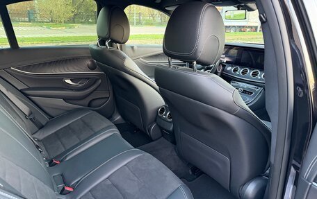 Mercedes-Benz E-Класс, 2018 год, 4 100 000 рублей, 10 фотография
