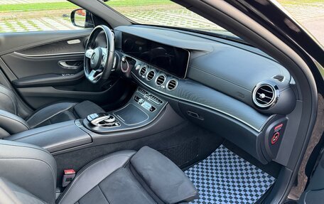 Mercedes-Benz E-Класс, 2018 год, 4 100 000 рублей, 9 фотография