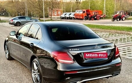 Mercedes-Benz E-Класс, 2018 год, 4 100 000 рублей, 6 фотография