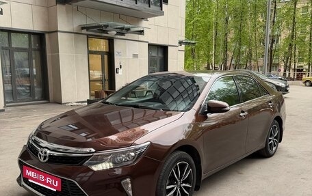 Toyota Camry, 2017 год, 1 950 000 рублей, 2 фотография