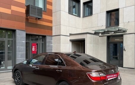 Toyota Camry, 2017 год, 1 950 000 рублей, 5 фотография