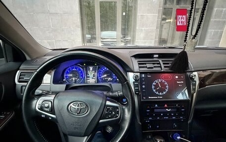 Toyota Camry, 2017 год, 1 950 000 рублей, 8 фотография