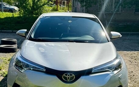 Toyota C-HR I рестайлинг, 2018 год, 2 550 000 рублей, 3 фотография