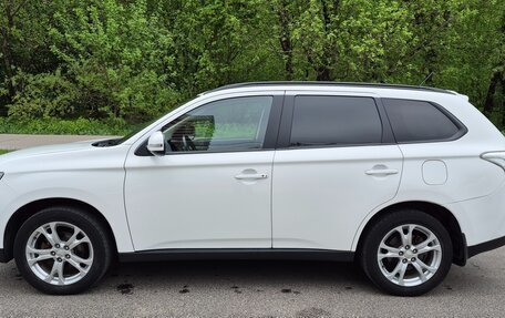Mitsubishi Outlander III рестайлинг 3, 2013 год, 1 200 000 рублей, 6 фотография