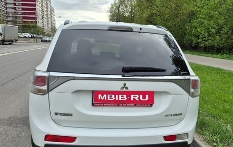 Mitsubishi Outlander III рестайлинг 3, 2013 год, 1 200 000 рублей, 5 фотография