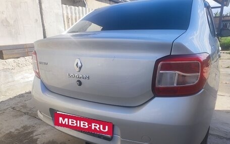 Renault Logan II, 2017 год, 830 000 рублей, 3 фотография