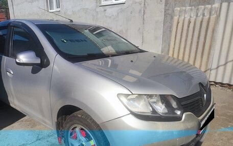 Renault Logan II, 2017 год, 830 000 рублей, 5 фотография