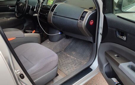 Toyota Prius, 2006 год, 540 000 рублей, 8 фотография
