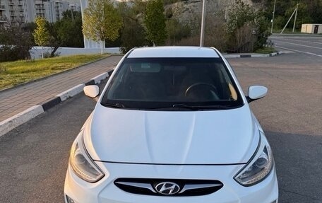 Hyundai Solaris II рестайлинг, 2013 год, 930 000 рублей, 2 фотография
