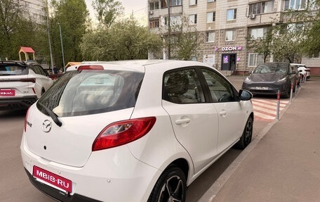 Mazda 2 III, 2012 год, 900 000 рублей, 2 фотография