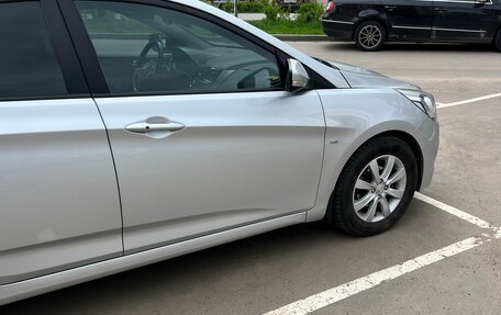 Hyundai Solaris II рестайлинг, 2015 год, 1 250 000 рублей, 5 фотография