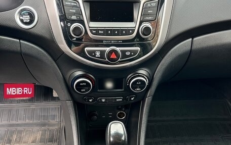 Hyundai Solaris II рестайлинг, 2015 год, 1 250 000 рублей, 24 фотография