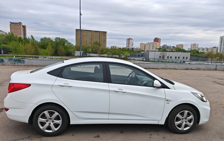 Hyundai Solaris II рестайлинг, 2013 год, 1 100 000 рублей, 2 фотография