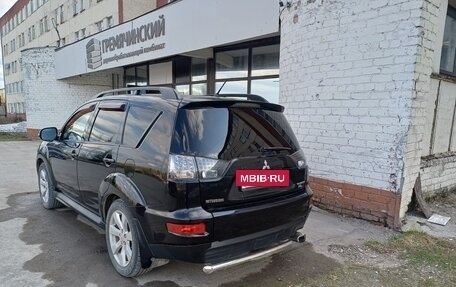 Mitsubishi Outlander III рестайлинг 3, 2011 год, 1 300 000 рублей, 3 фотография