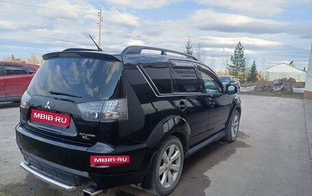 Mitsubishi Outlander III рестайлинг 3, 2011 год, 1 300 000 рублей, 4 фотография