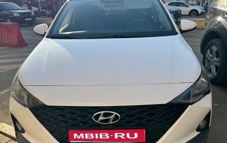 Hyundai Solaris II рестайлинг, 2020 год, 1 050 000 рублей, 1 фотография