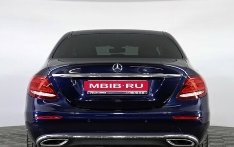 Mercedes-Benz E-Класс, 2019 год, 4 407 000 рублей, 6 фотография
