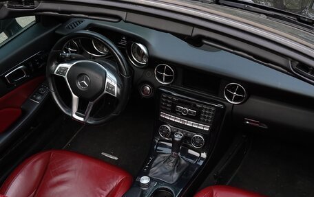 Mercedes-Benz SLK-Класс, 2012 год, 2 650 000 рублей, 14 фотография