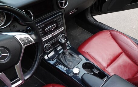 Mercedes-Benz SLK-Класс, 2012 год, 2 650 000 рублей, 28 фотография