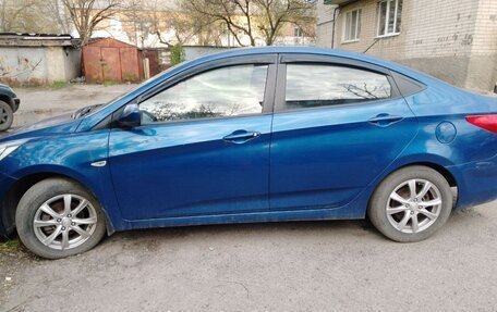 Hyundai Solaris II рестайлинг, 2011 год, 700 000 рублей, 7 фотография
