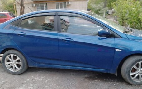 Hyundai Solaris II рестайлинг, 2011 год, 700 000 рублей, 9 фотография