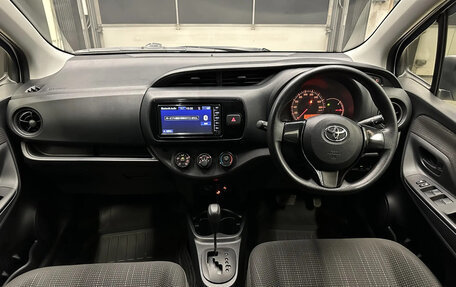 Toyota Vitz, 2019 год, 895 000 рублей, 11 фотография