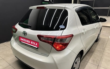 Toyota Vitz, 2019 год, 895 000 рублей, 4 фотография