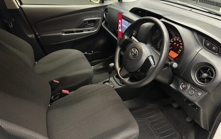 Toyota Vitz, 2019 год, 895 000 рублей, 17 фотография