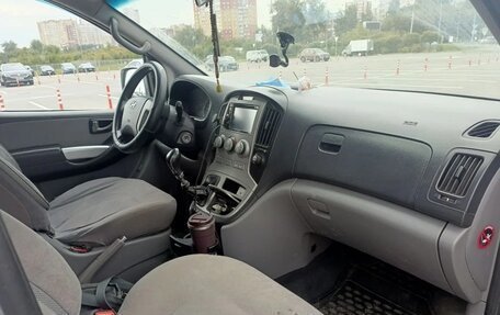Hyundai H-1 II рестайлинг, 2008 год, 1 100 000 рублей, 13 фотография