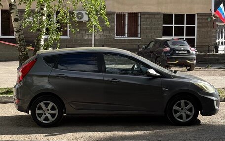 Hyundai Solaris II рестайлинг, 2011 год, 430 000 рублей, 4 фотография