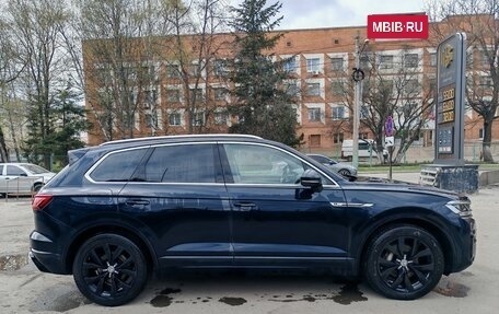 Volkswagen Touareg III, 2019 год, 4 950 000 рублей, 4 фотография