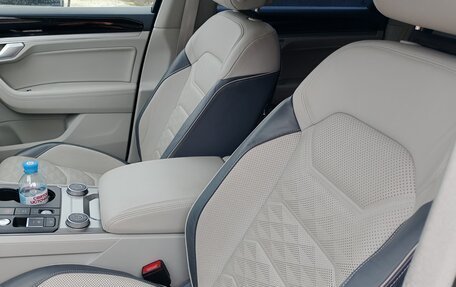 Volkswagen Touareg III, 2019 год, 4 950 000 рублей, 7 фотография