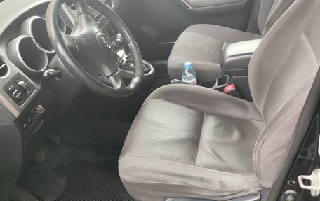 Toyota Matrix, 2005 год, 480 000 рублей, 8 фотография