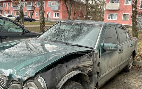 Mercedes-Benz E-Класс, 1999 год, 100 000 рублей, 4 фотография