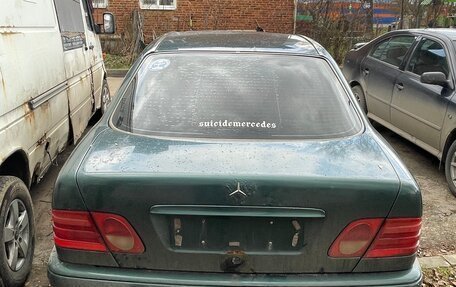 Mercedes-Benz E-Класс, 1999 год, 100 000 рублей, 2 фотография