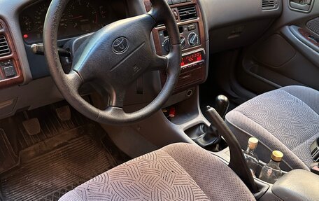 Toyota Avensis III рестайлинг, 1998 год, 400 000 рублей, 5 фотография