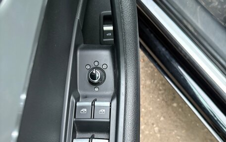 Audi A4, 2018 год, 2 300 000 рублей, 25 фотография