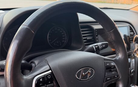 Hyundai Elantra VI рестайлинг, 2018 год, 1 650 000 рублей, 5 фотография