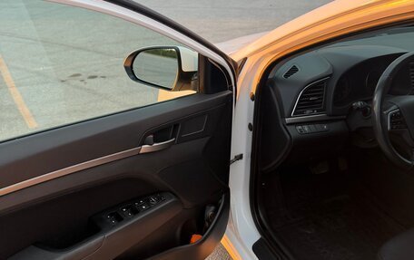 Hyundai Elantra VI рестайлинг, 2018 год, 1 650 000 рублей, 7 фотография